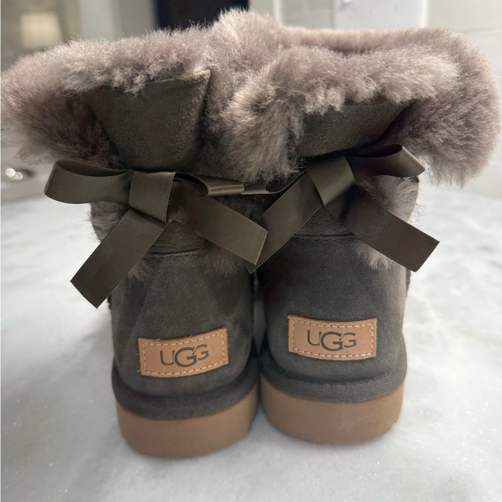 UGG Tan and Gray Shearling Boots with Bows Size 8